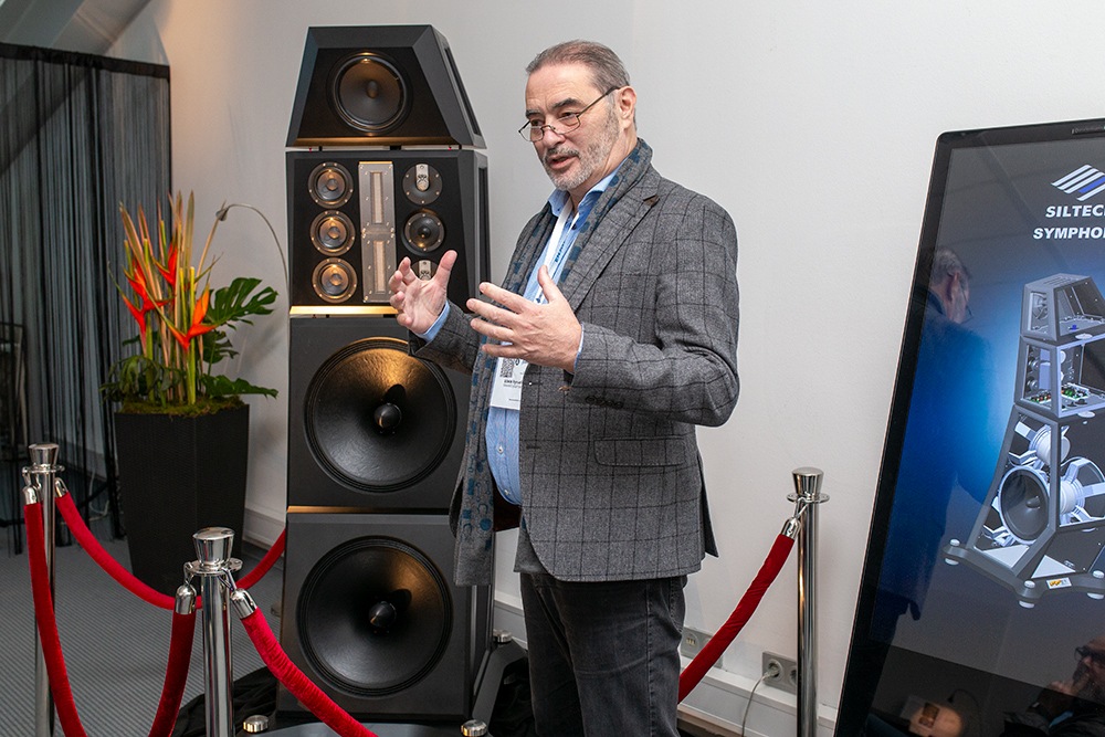 Soundstage Booth mit Siltech Symphony-Lautsprechern